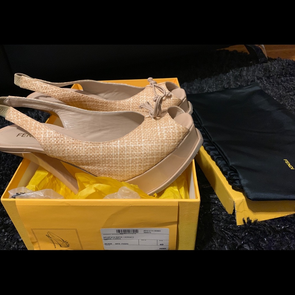 Taupe/cream peep toe sexy designer sandals